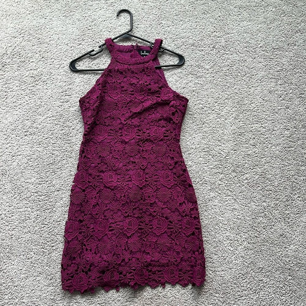 Never worn burgundy lulus wedding guest floral print dress